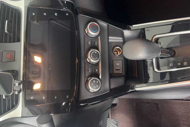 Used Nissan Sylphy 2022 Classic 1.6XL CVT Luxury Edition Audio And AC Panel