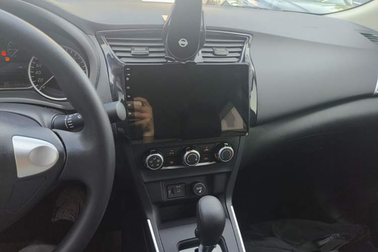 Used Nissan Sylphy 2022 Classic 1.6XE CVT Comfort Edition Audio And AC Panel
