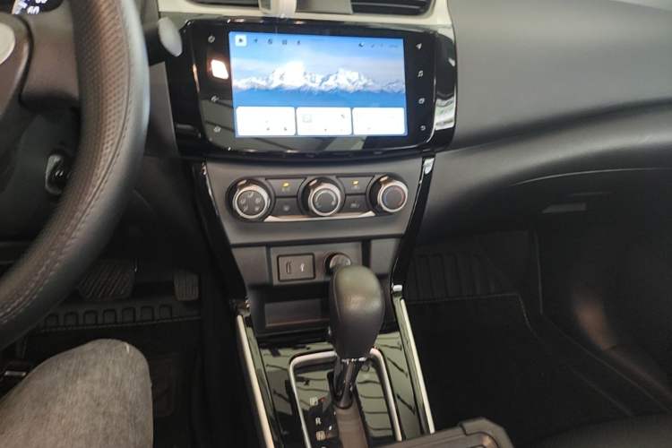 Used Nissan Sylphy 2022 Classic 1.6XL CVT Luxury Edition Audio And AC Panel