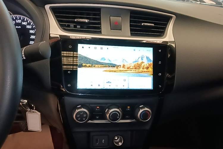 Used Nissan Sylphy 2022 Classic 1.6XL CVT Luxury Edition Audio And AC Panel