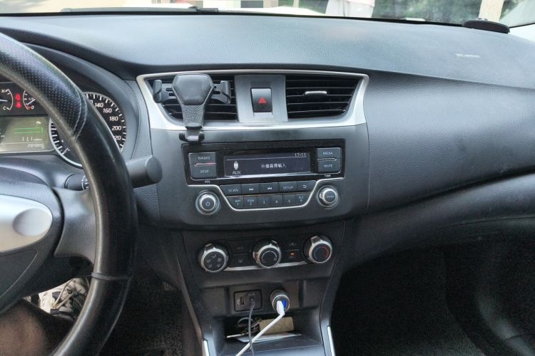 Used Nissan Sylphy 2022 Classic 1.6XE Manual Comfort Edition Audio And AC Panel