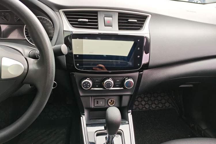 Used Nissan Sylphy 2022 Classic 1.6XL CVT Luxury Edition Audio And AC Panel