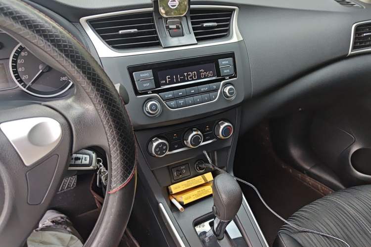 Used Nissan Sylphy 2022 Classic 1.6XE CVT Comfort Edition Audio And AC Panel