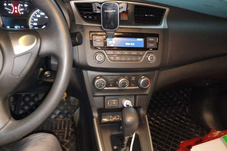 Used Nissan Sylphy 2022 Classic 1.6XE CVT Comfort Edition Audio And AC Panel