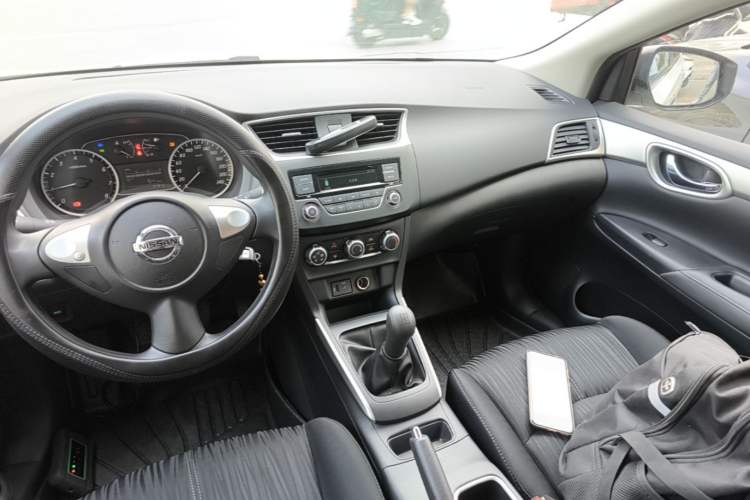 Used Nissan Sylphy 2022 Classic 1.6XE Manual Comfort Edition Audio And AC Panel