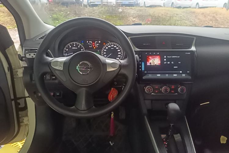 Used Nissan Sylphy 2022 Classic 1.6XE CVT Comfort Edition Center Console