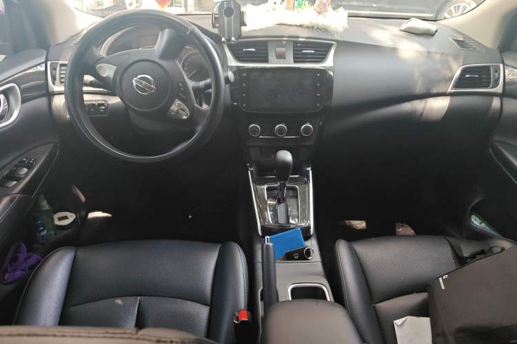 Used Nissan Sylphy 2022 Classic 1.6XL CVT Luxury Edition Center Console