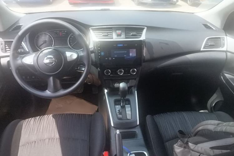 Used Nissan Sylphy 2022 Classic 1.6XE CVT Comfort Edition Center Console