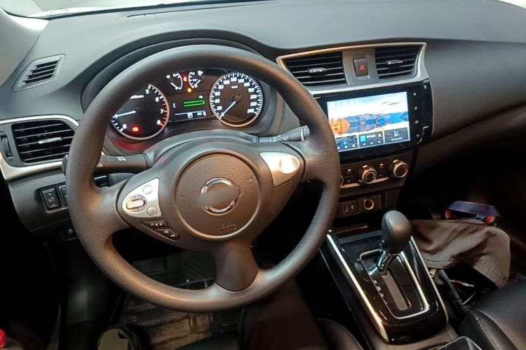 Used Nissan Sylphy 2022 Classic 1.6XL CVT Luxury Edition Center Console