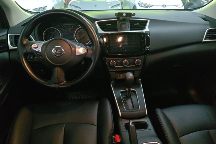 Used Nissan Sylphy 2022 Classic 1.6XL CVT Luxury Edition Center Console