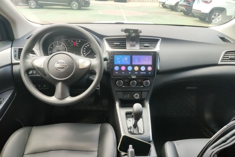 Used Nissan Sylphy 2022 Classic 1.6XE CVT Comfort Edition Center Console
