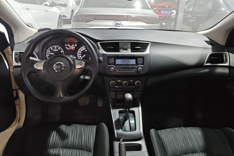 Used Nissan Sylphy 2022 Classic 1.6XE CVT Comfort Edition Center Console