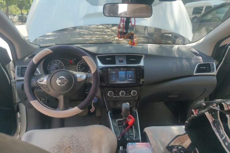 Used Nissan Sylphy 2022 Classic 1.6XL CVT Luxury Edition Center Console