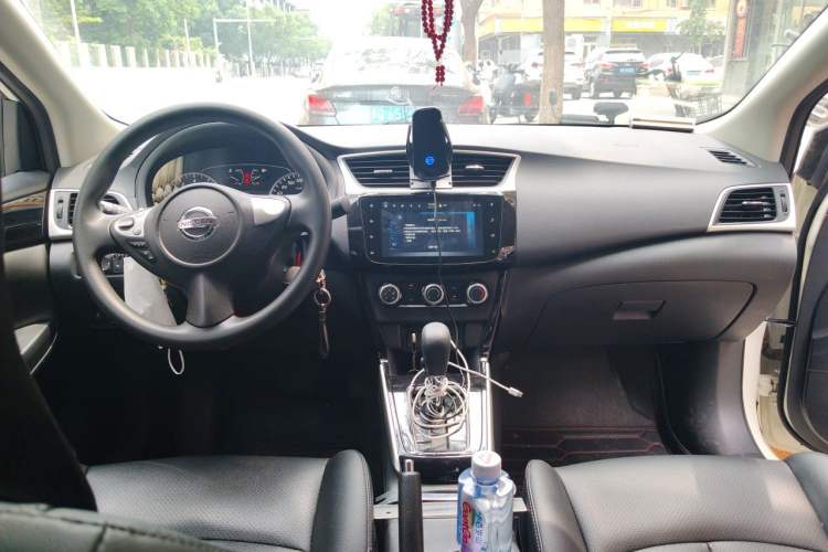 Used Nissan Sylphy 2022 Revised Version Classic 1.6XL CVT Luxury Edition Center Console