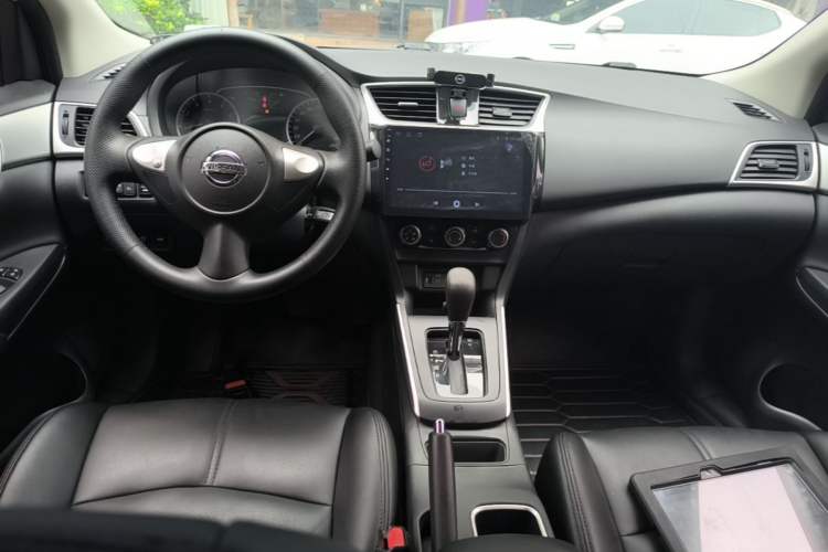 Used Nissan Sylphy 2022 Classic 1.6XE CVT Comfort Edition Center Console