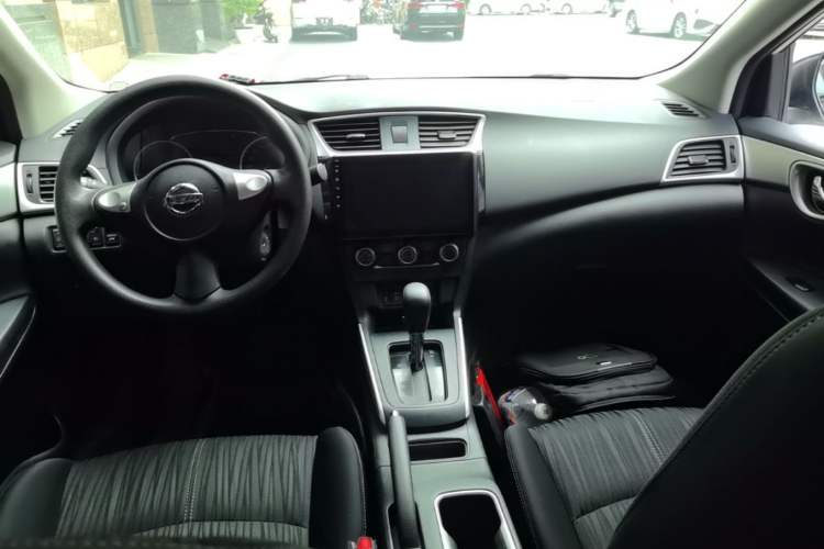 Used Nissan Sylphy 2022 Classic 1.6XE CVT Comfort Edition Center Console