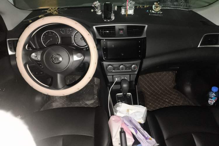 Used Nissan Sylphy 2022 Classic 1.6XL CVT Luxury Edition Center Console