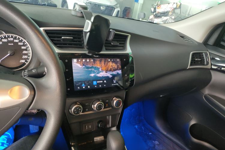 Used Nissan Sylphy 2022 Classic 1.6XL CVT Luxury Edition Center Console