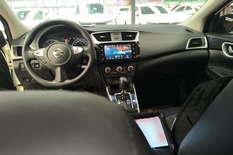 Used Nissan Sylphy 2022 Classic 1.6XL CVT Luxury Edition Center Console