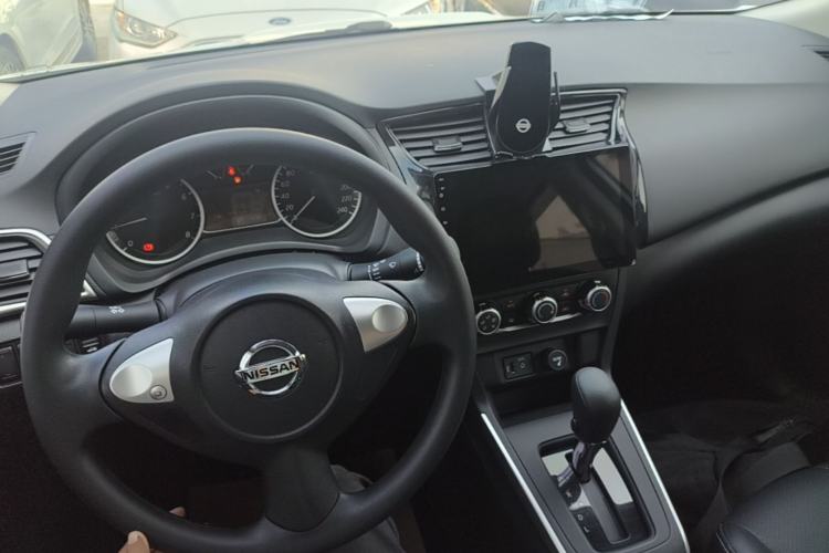 Used Nissan Sylphy 2022 Classic 1.6XE CVT Comfort Edition Center Console