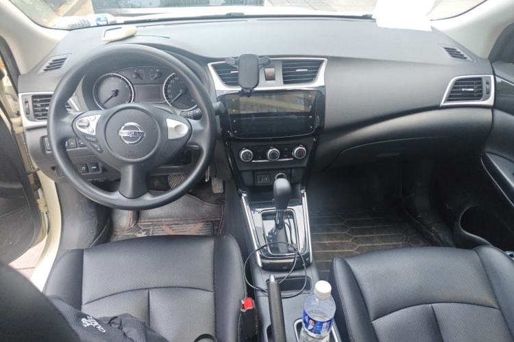Used Nissan Sylphy 2022 Classic 1.6XL CVT Luxury Edition Center Console