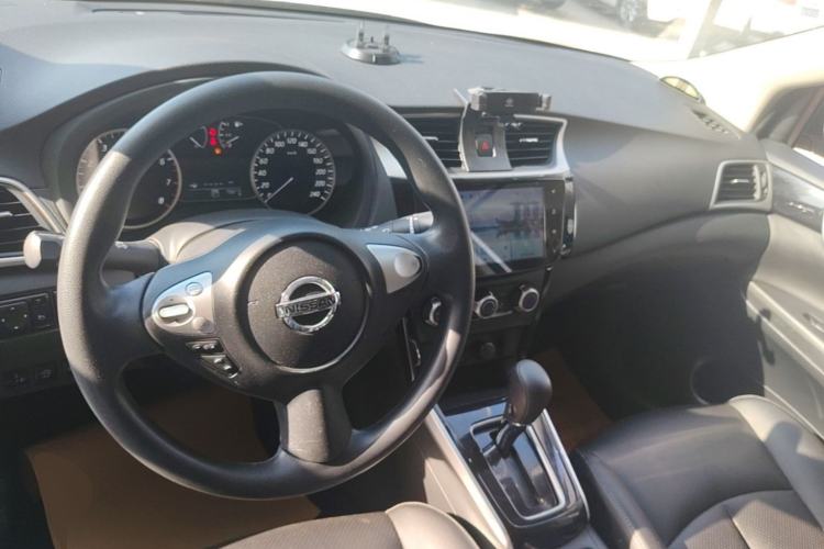 Used Nissan Sylphy 2022 Classic 1.6XL CVT Luxury Edition Center Console