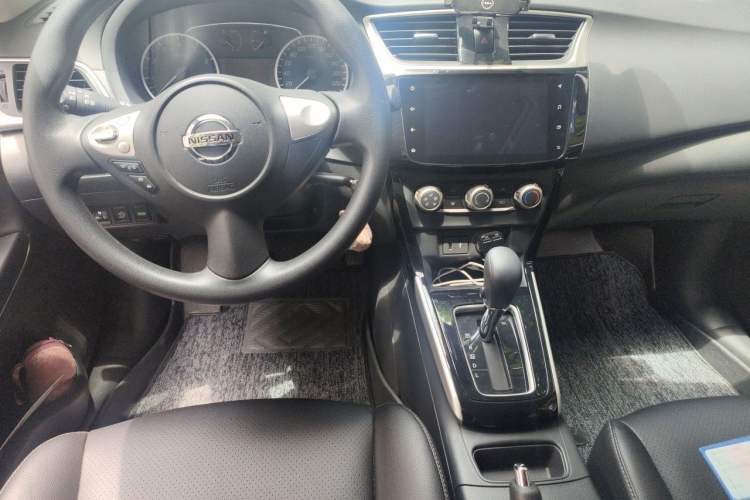 Used Nissan Sylphy 2022 Classic 1.6XL CVT Luxury Edition Center Console