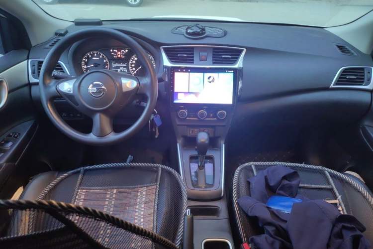 Used Nissan Sylphy 2022 Classic 1.6XE CVT Comfort Edition Center Console