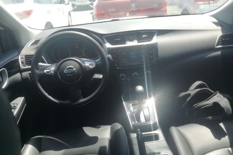 Used Nissan Sylphy 2022 Classic 1.6XL CVT Luxury Edition Center Console