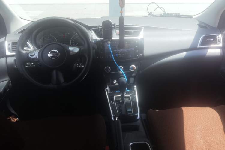 Used Nissan Sylphy 2022 Classic 1.6XL CVT Luxury Edition Center Console