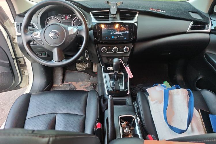 Used Nissan Sylphy 2022 Classic 1.6XL CVT Luxury Edition Center Console