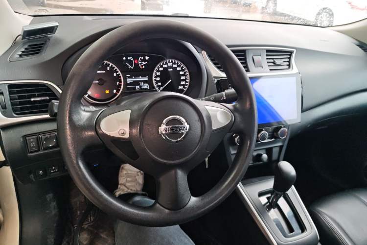 Used Nissan Sylphy 2022 Classic 1.6XE CVT Comfort Edition Center Console
