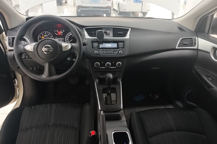 Used Nissan Sylphy 2022 Classic 1.6XE CVT Comfort Edition Center Console