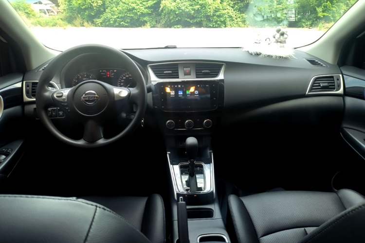 Used Nissan Sylphy 2022 Revised Version Classic 1.6XL CVT Luxury Edition Center Console