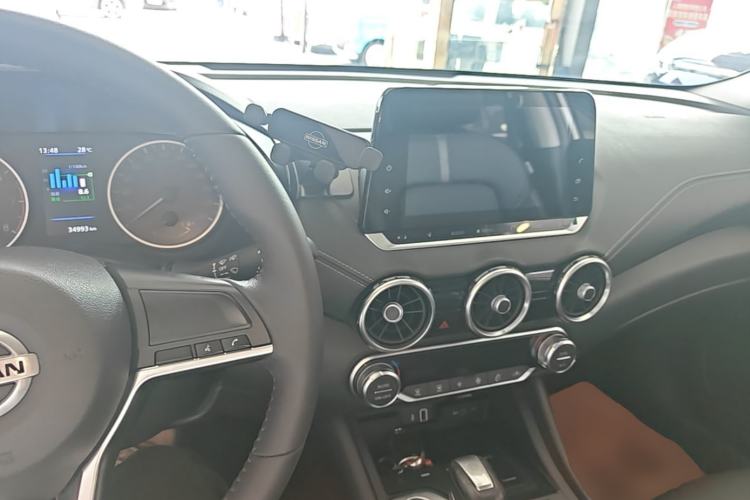Used Nissan Sylphy 2022 1.6L XL CVT Enjoyment Edition Center Console