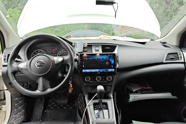 Used Nissan Sylphy 2022 Classic 1.6XE CVT Comfort Edition Center Console