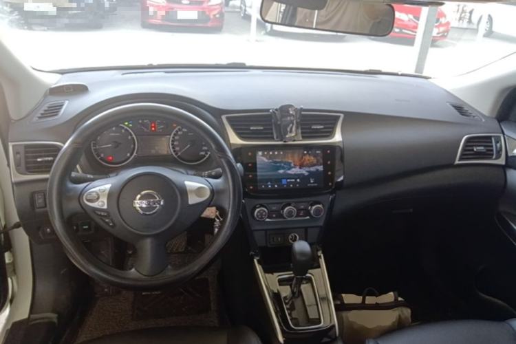 Used Nissan Sylphy 2022 Classic 1.6XL CVT Luxury Edition Center Console
