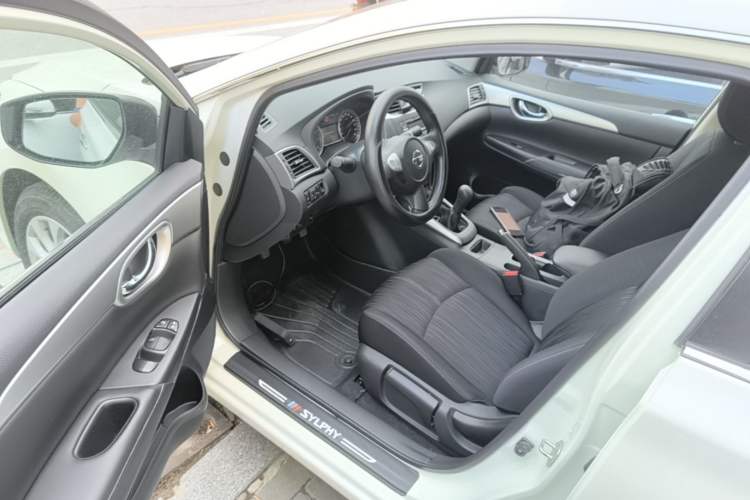 Used Nissan Sylphy 2022 Classic 1.6XE Manual Comfort Edition Driver Seat