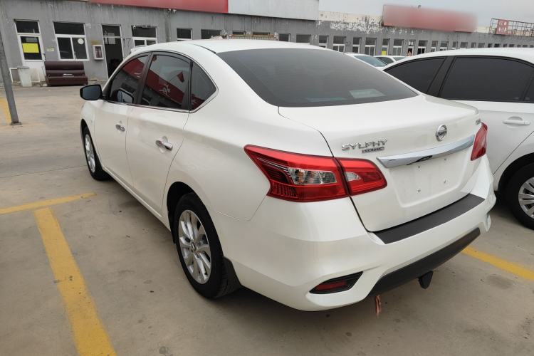 Used Nissan Sylphy 2022 Classic 1.6XL CVT Luxury Edition Exterior 2