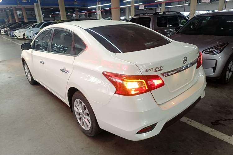 Used Nissan Sylphy 2022 Classic 1.6XL CVT Luxury Edition Exterior 2