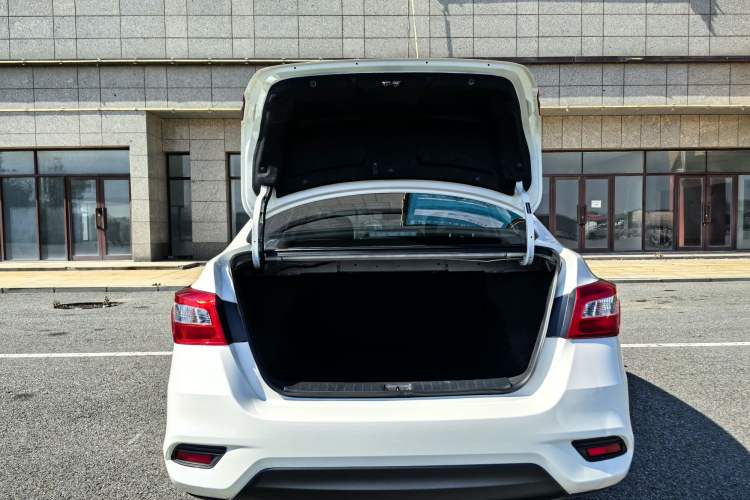 Used Nissan Sylphy 2022 Classic 1.6XE CVT Comfort Edition Exterior 2