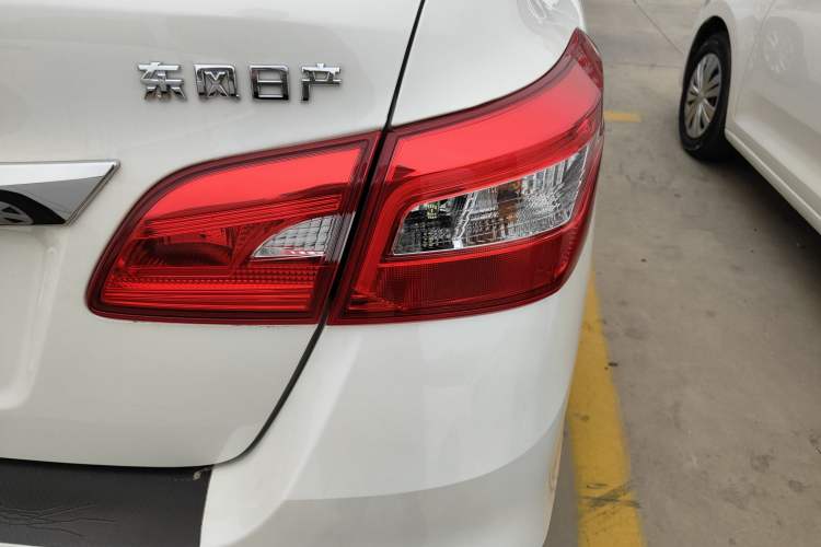 Used Nissan Sylphy 2022 Classic 1.6XL CVT Luxury Edition Exterior 3