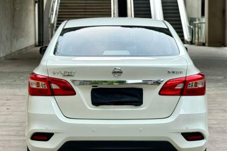 Used Nissan Sylphy 2022 Classic 1.6XL CVT Luxury Edition Exterior 3