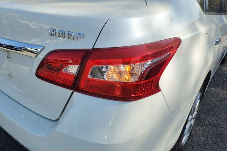 Used Nissan Sylphy 2022 Classic 1.6XL CVT Luxury Edition Exterior 3