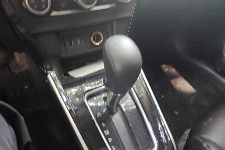 Used Nissan Sylphy 2022 Classic 1.6XL CVT Luxury Edition Gear Lever