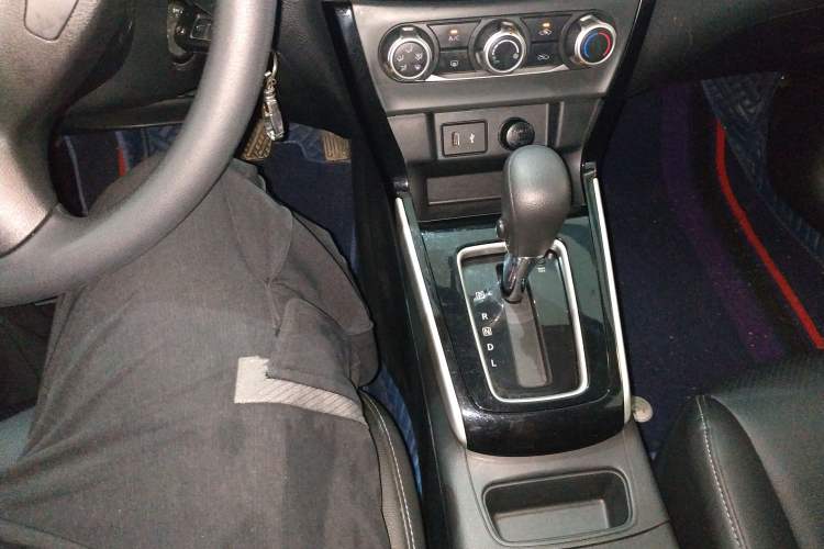 Used Nissan Sylphy 2022 Classic 1.6XL CVT Luxury Edition Gear Lever