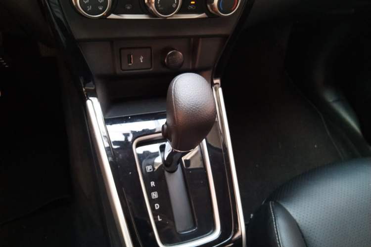 Used Nissan Sylphy 2022 Revised Version Classic 1.6XL CVT Luxury Edition Gear Lever