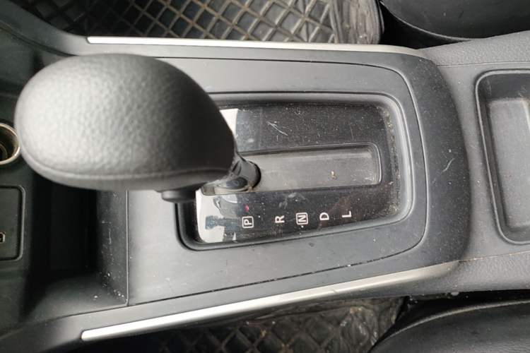 Used Nissan Sylphy 2022 Classic 1.6XE CVT Comfort Edition Gear Lever