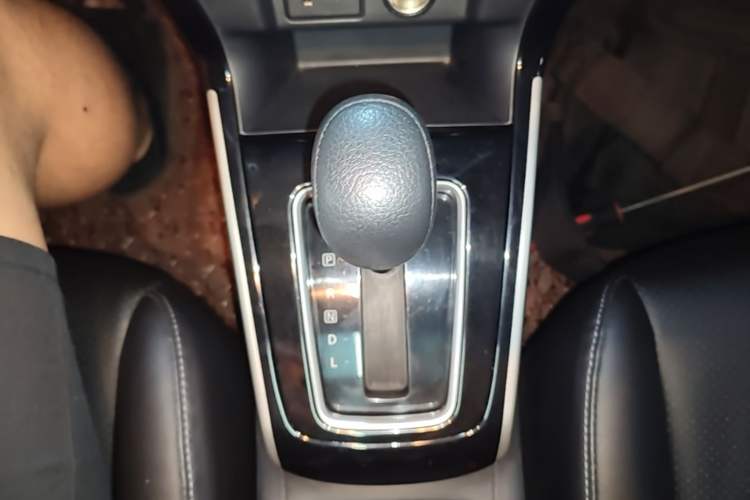 Used Nissan Sylphy 2022 Classic 1.6XL CVT Luxury Edition Gear Lever