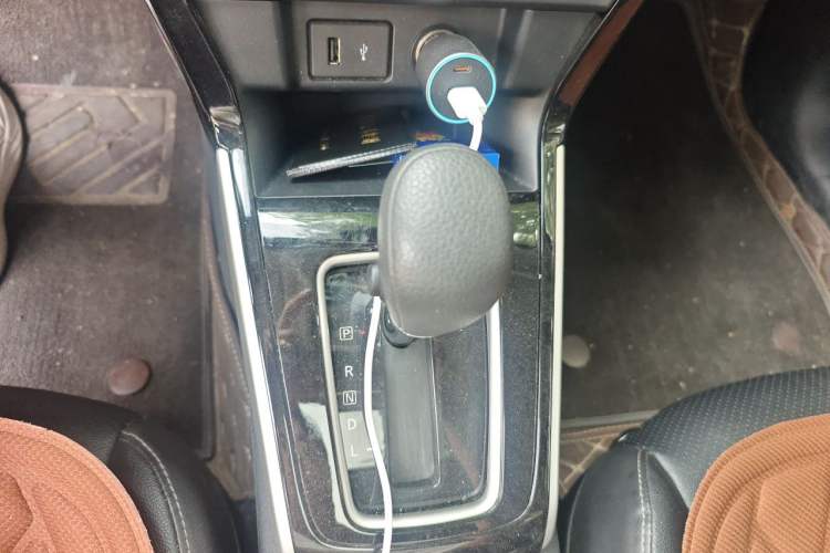 Used Nissan Sylphy 2022 Revised Version Classic 1.6XL CVT Luxury Edition Gear Lever